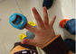 Exhibición de OLED oxímetro del pulso de la yema del dedo azul/del rosa/del amarillo para los niños proveedor